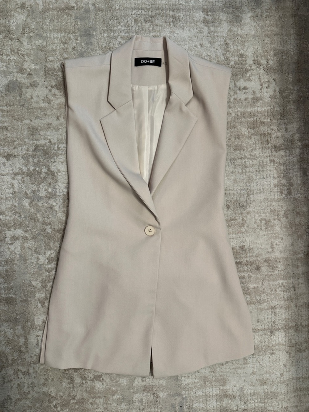 DO+BE Light Cream Sleeveless Blazer